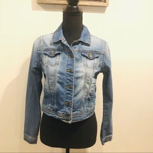 ✨Cute cropped jean jacket ✨